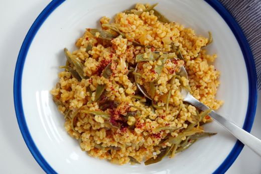 Fasulyeli Bulgur Pilavı Tarifi ve Malzemeleri